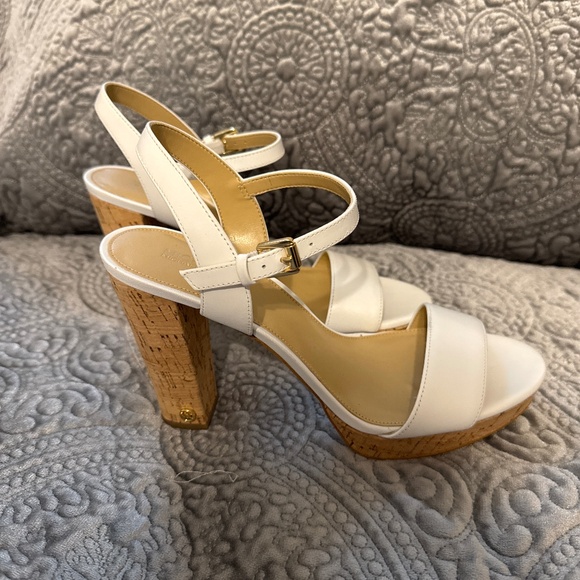 Woman's Heels MICHAEL Michael Kors White Platform Size 8 - Picture 1 of 7